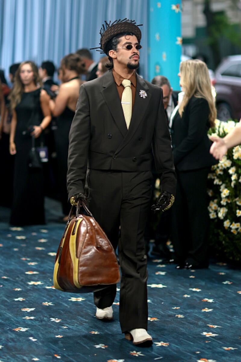 Bad Bunny asiste a la Met Gala 2025 celebrando "Superfine: Tailoring Black Style" en el Museo Metropolitano de Arte el 5 de mayo de 2025 en la ciudad de Nueva York. (Foto por Dimitrios Kambouris/Getty Images para The Met Museum/Vogue)