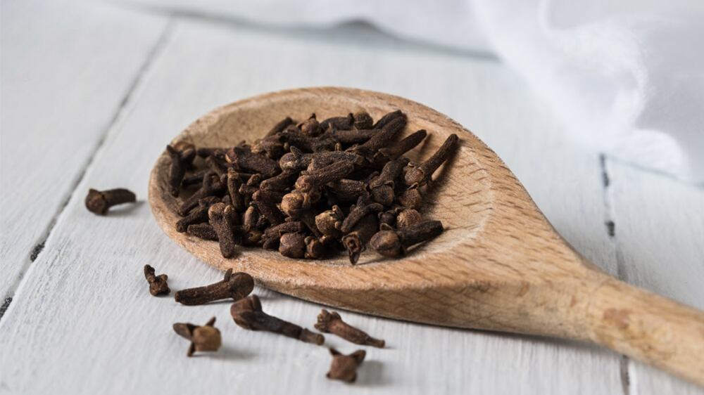 Los clavos de olor combaten el dolor de barriga.