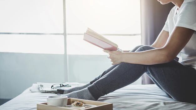 Sugieren mantenerse en espacios cerrados a fin de protegerse del humo de los incendios forestales.