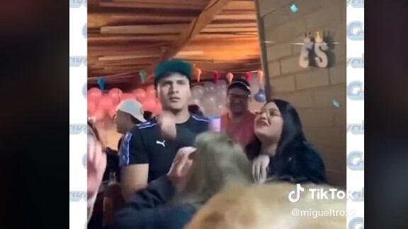 Hombre es viral por su reacción al saber que tendrá gemelos