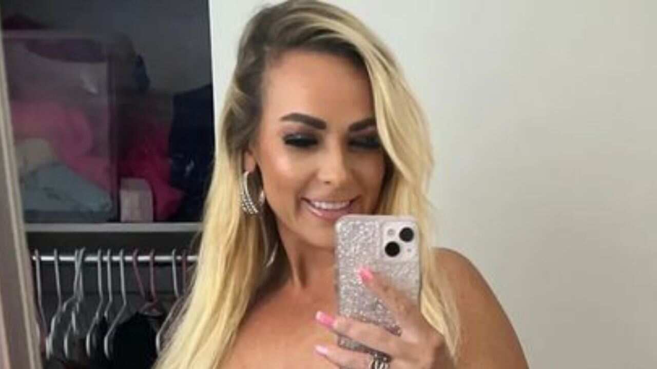 Exmaestra ahora gana miles de dólares en OnlyFans.