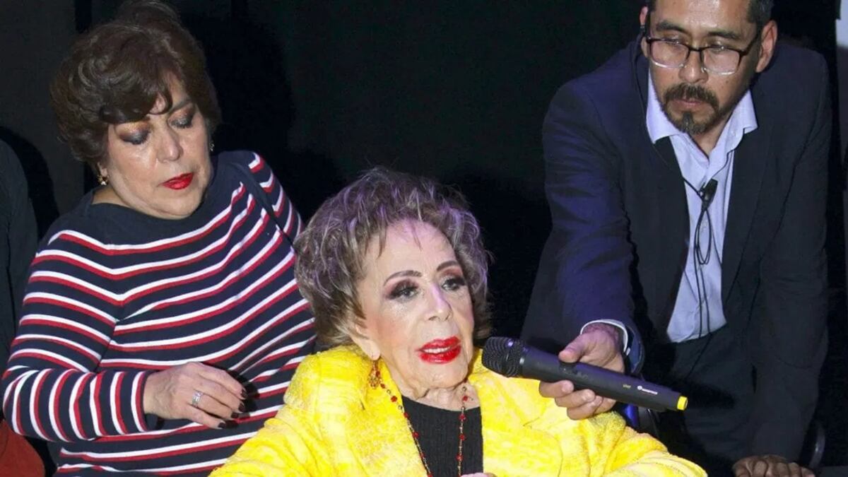 Efigenia Ramos, a la izquierda, siempre acompañaba a Silvia Pinal