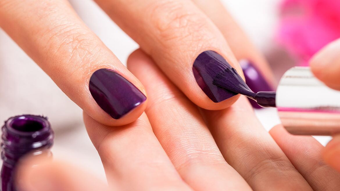 Mientras esperaba el turno para realizar las uñas, la 'TikToker' escuchó todo.