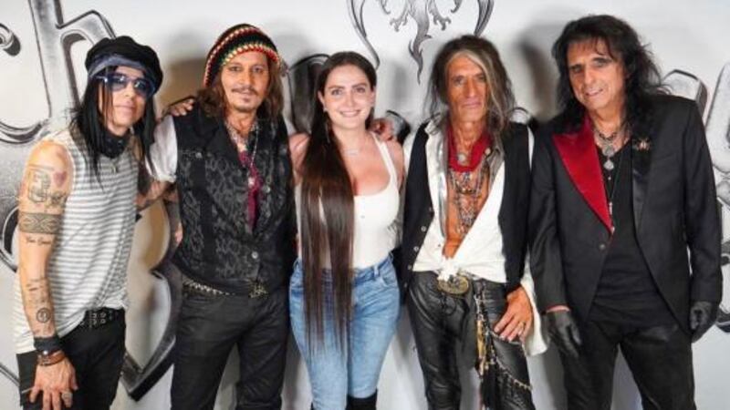 La famosa modelo de OnlyFans, Celia Lora, visitó a Johnny Depp, y cumplió una de sus fantasías.