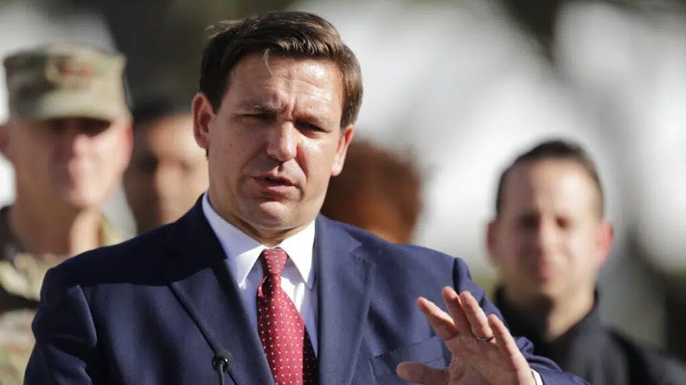 El líder de la nueva ley contra inmigrantes, Ron De Santis, quiere la presidencia de Estados Unidos en las próximas elecciones.