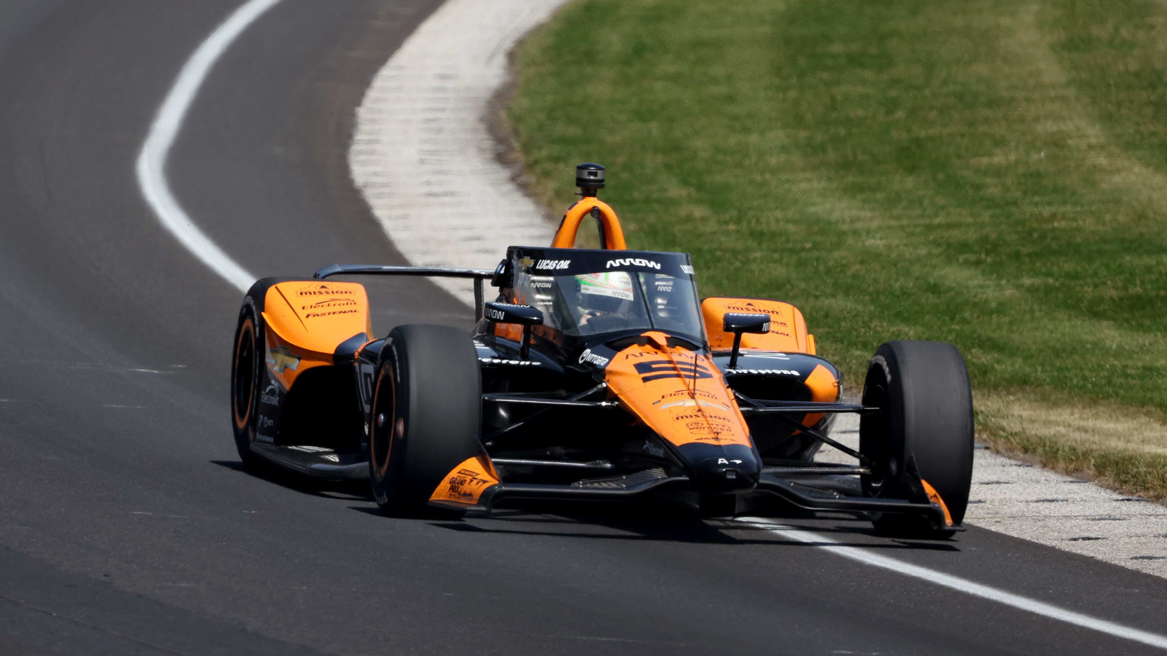 Pato O'Ward finaliza segundo lugar en la edición número 108 de las 500 Millas de Indianápolis.