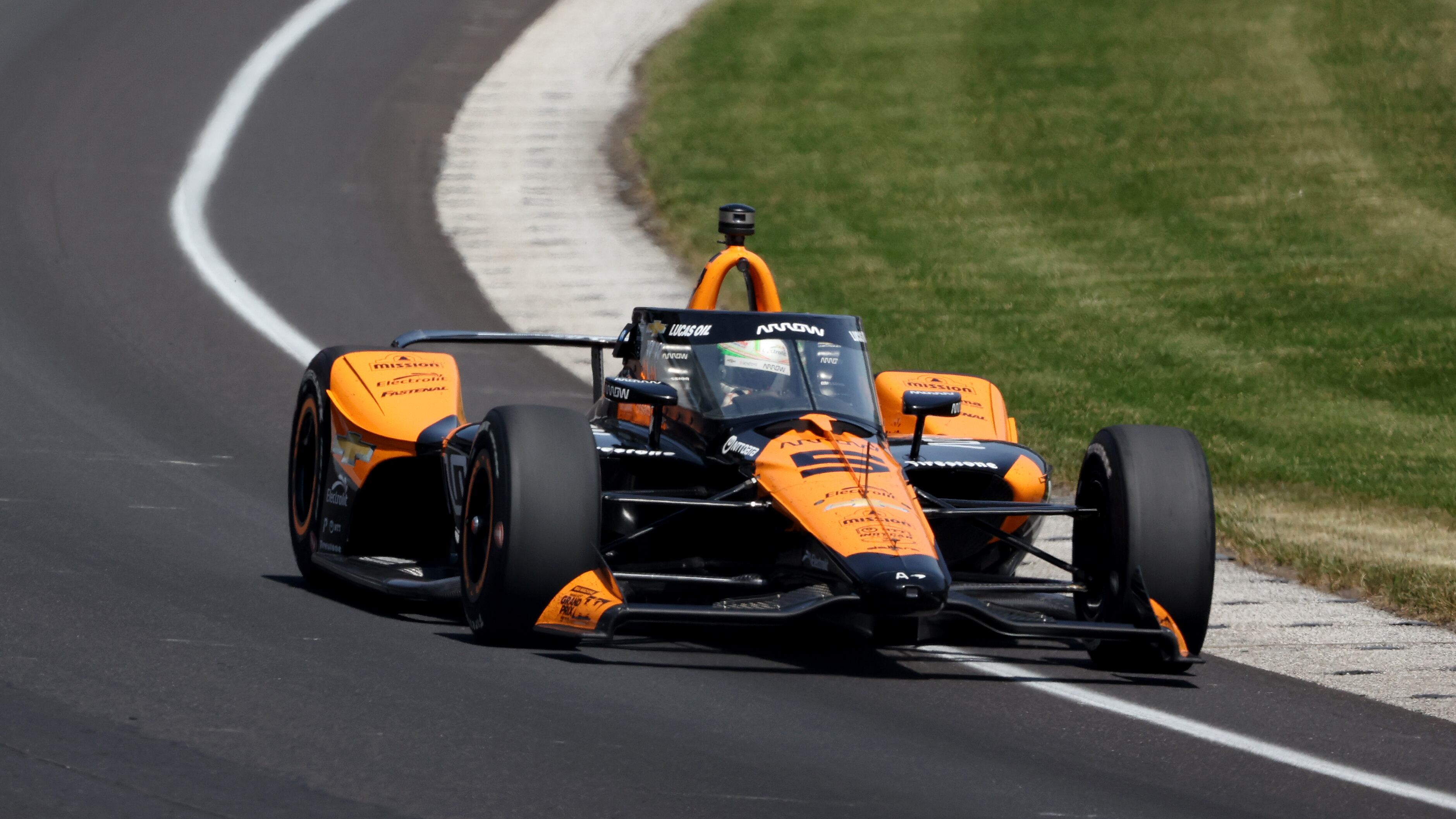 Pato O'Ward finaliza segundo lugar en la edición número 108 de las 500 Millas de Indianápolis.