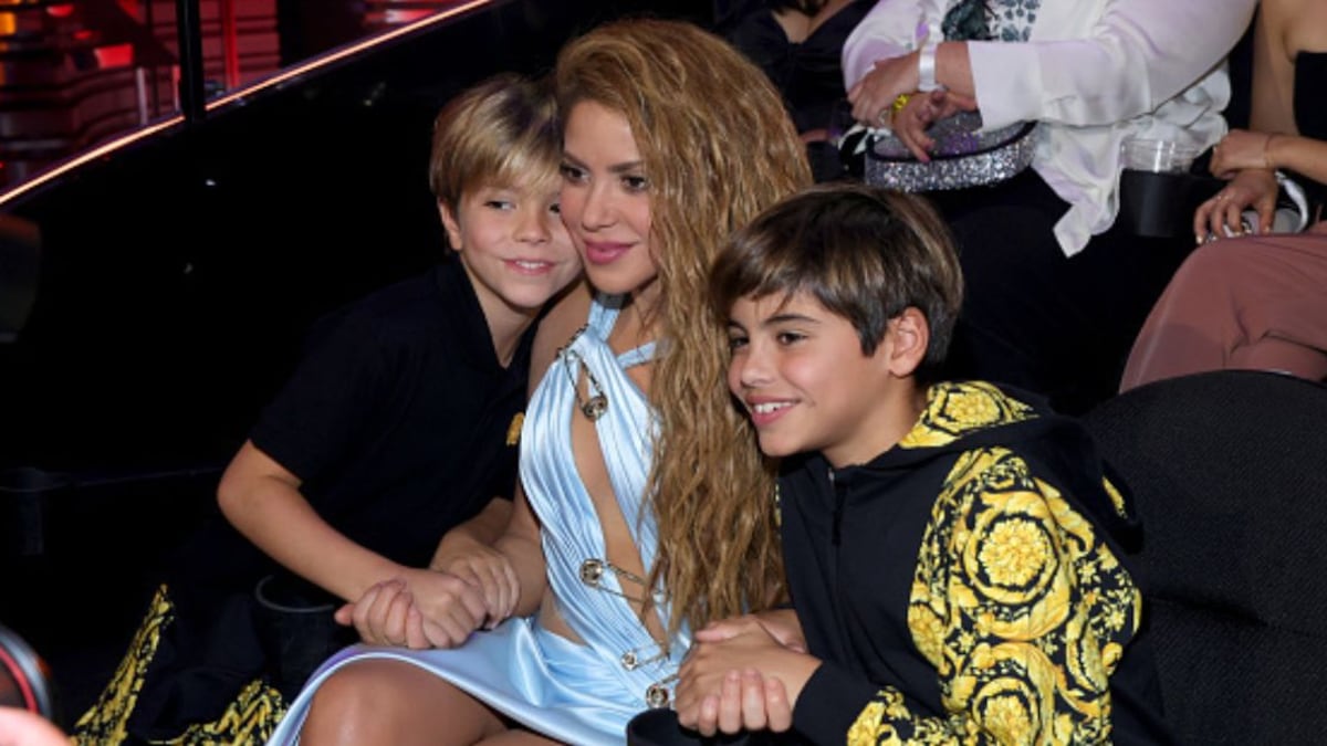 ¿Es correcto besar en la boca a un hijo? El polémico video de Shakira que indignó las redes