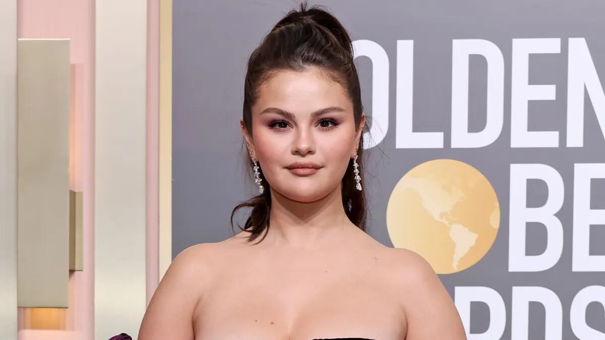 Selena Gómez llegó a ser uno de los talentos jóvenes de los Globos de Oro 2023.
