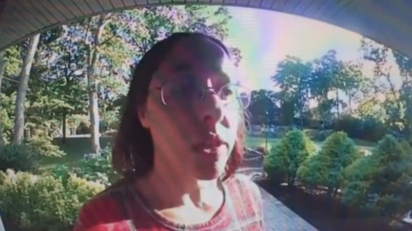 Repartidora se va con el pedido de su cliente