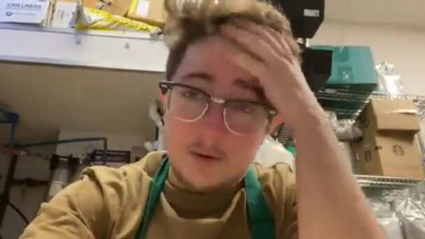 El joven lucía totalmente desconsolado