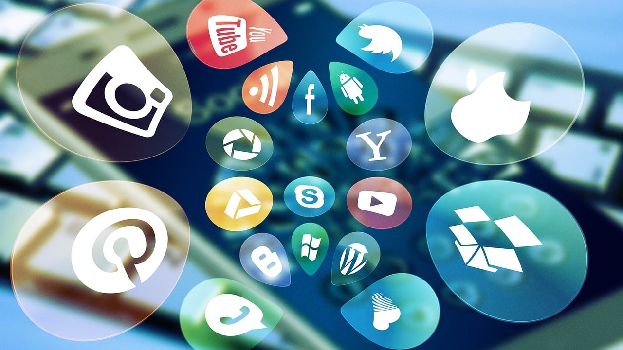 Un estudio revela que los algoritmos de recomendación personalizados de las redes sociales moldean lo que vemos y lo que creemos saber. Foto: Pixabay.