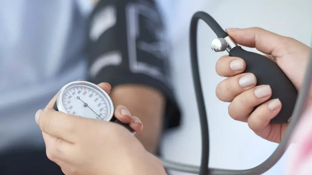 Un desequilibrio en el calcio puede causar un aumento en la presión arterial.