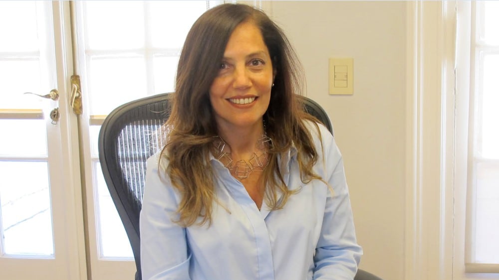 CEO de Mc Luhan Consulting, Andrea Mandelbaum, quien creó la plataforma centrada en la Inteligencia Artificial.