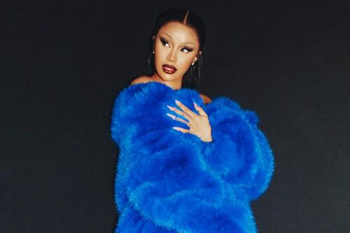 “¿Por qué tienen que ser tan tontos?”, Cardi B estalló contra un fan