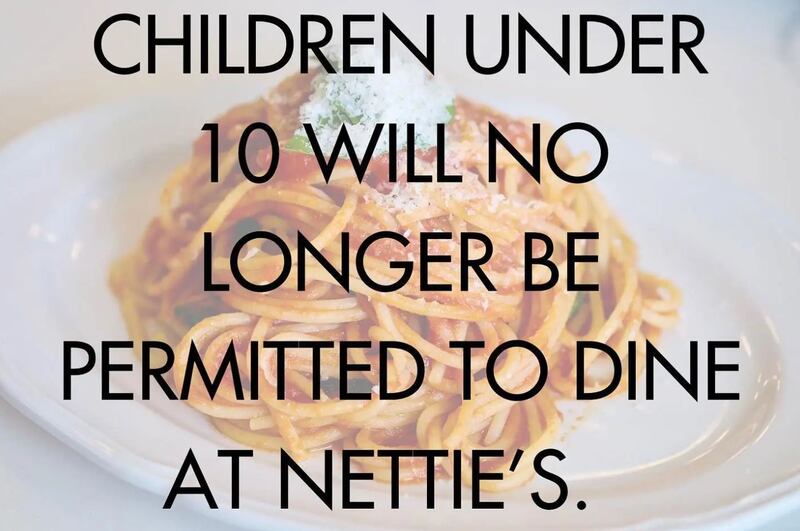 Anuncio de un restaurante donde no admiten a niños | Foto: Referencial