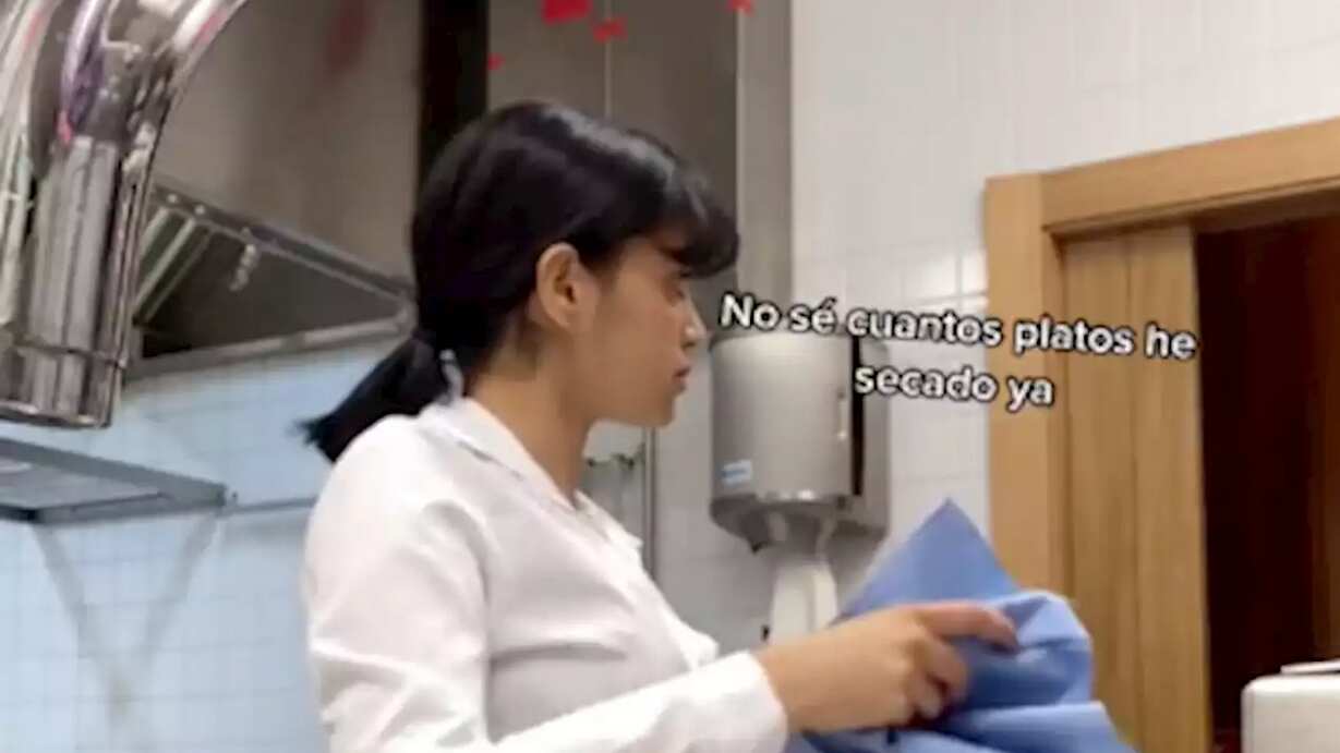 Modelo de OnlyFans lo intenta en otro trabajo y renuncia al día.