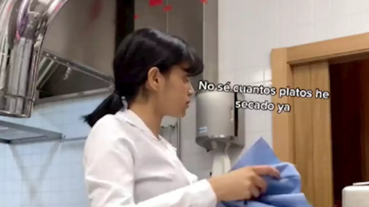 Modelo de OnlyFans lo intenta en otro trabajo y renuncia al día.