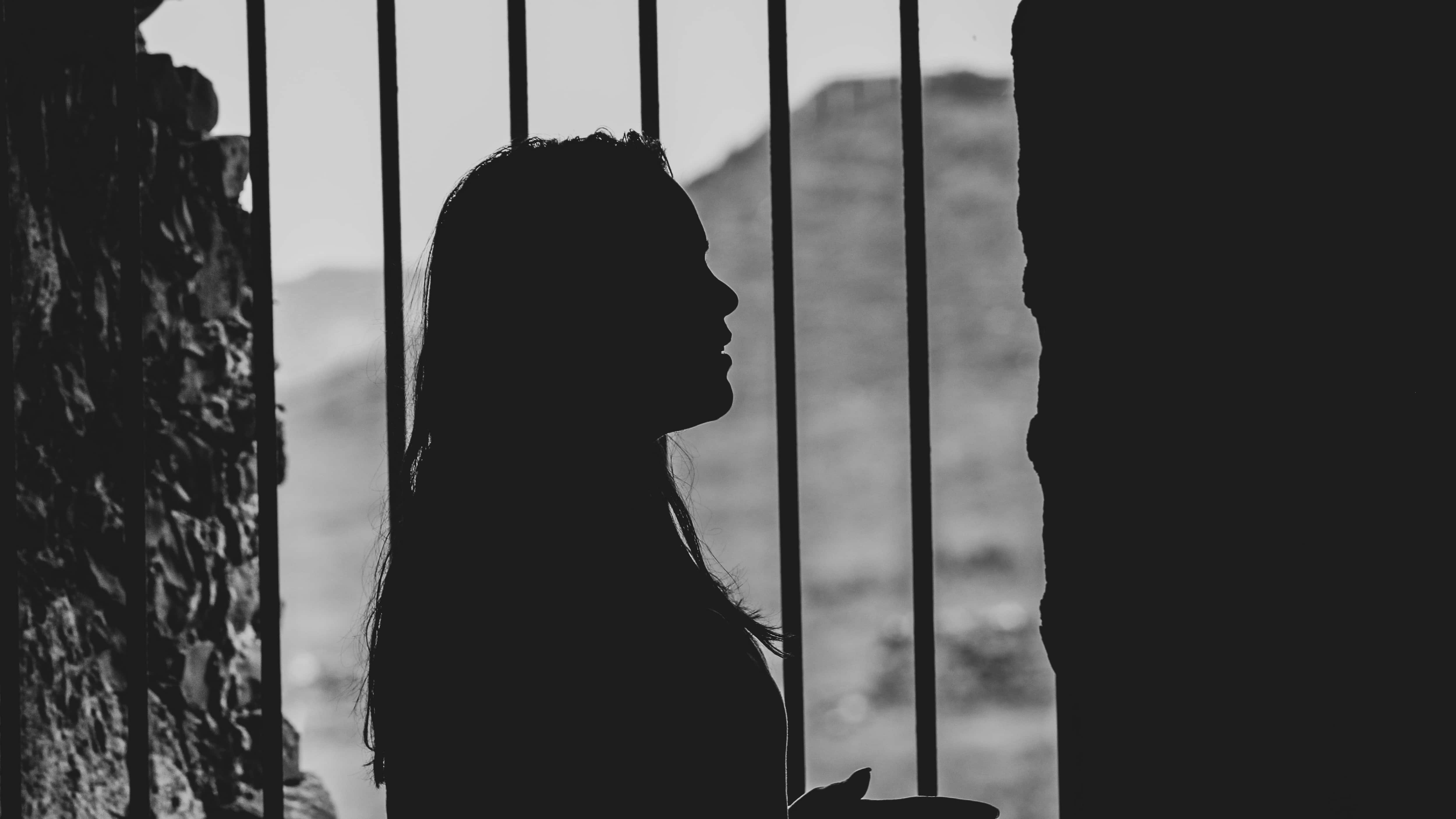 Pretendía estafar desde la cárcel y terminó llamando a otro preso.