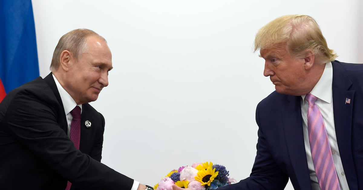 Trump and Putin travel to Alaska for a key meeting on Ukraine