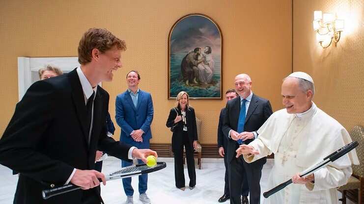 Papa León XIV y Jannik Sinner