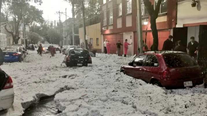 La lluvia y la granizada colapsaron la ciudad
