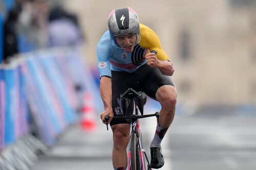 Evenepoel confirma su dominio y se queda con un oro histórico en la contrarreloj del ciclismo
