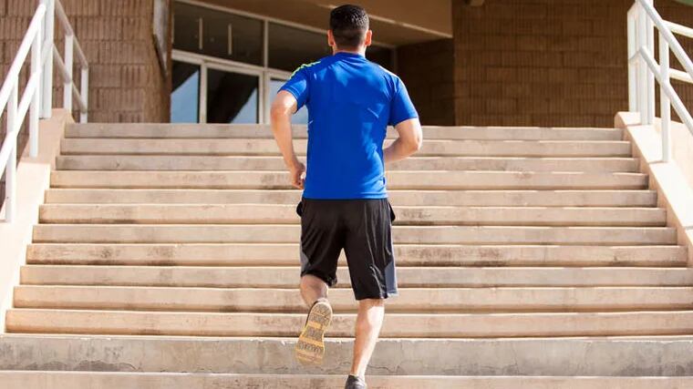 La salud física y emocional se nota favorecida al subir las escaleras corriendo.