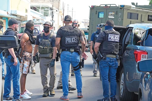 Revela las “tres reglas de oro” que inmigrantes deben cumplir si se topan con el ICE