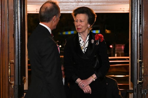 Princesa Ana dio detalles de su accidente en caballo