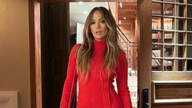 Jennifer Lopez siempre sabe cómo crear outfits sorprendentes