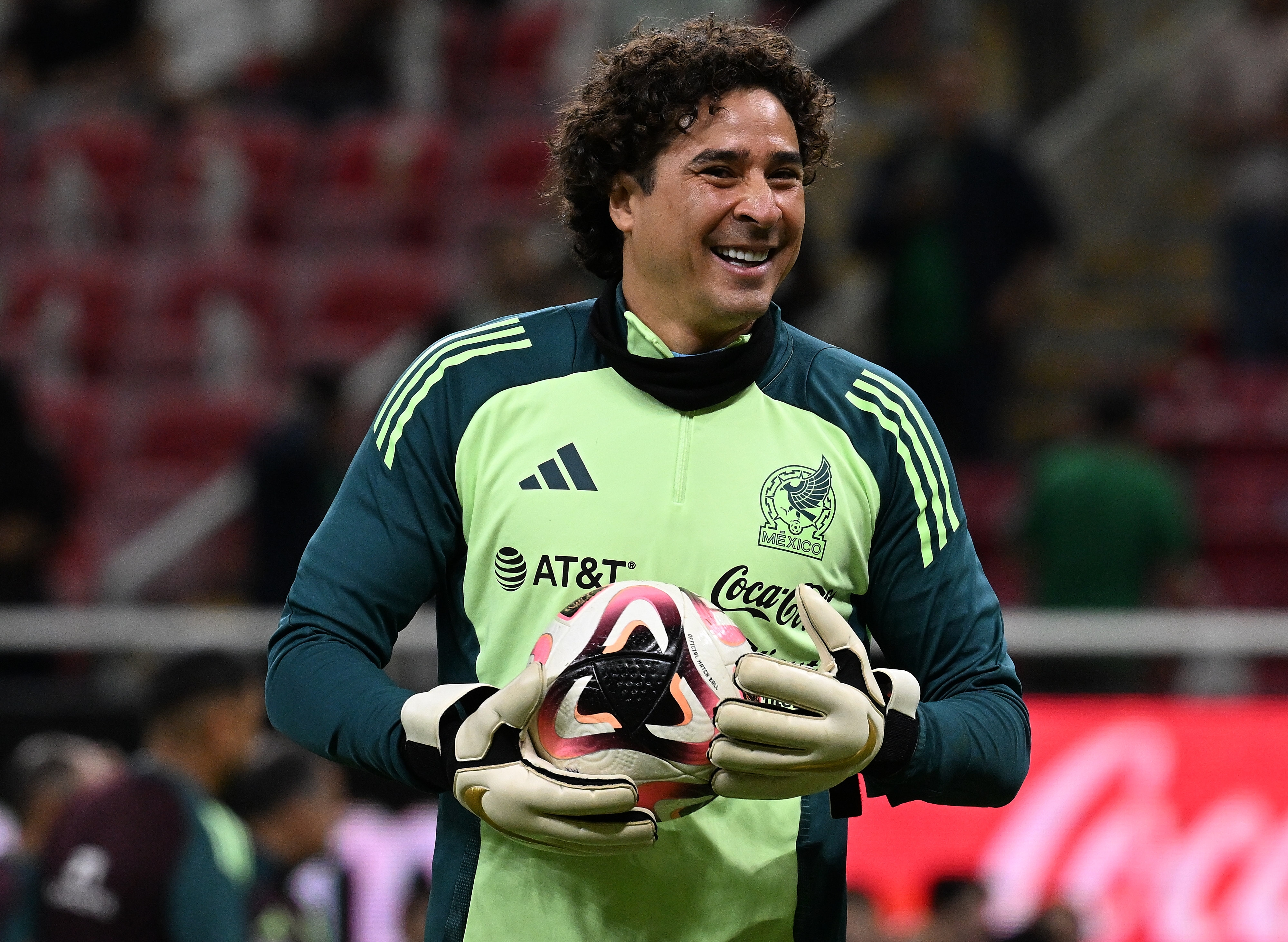Guillermo Ochoa apunta a volver con el Tri.