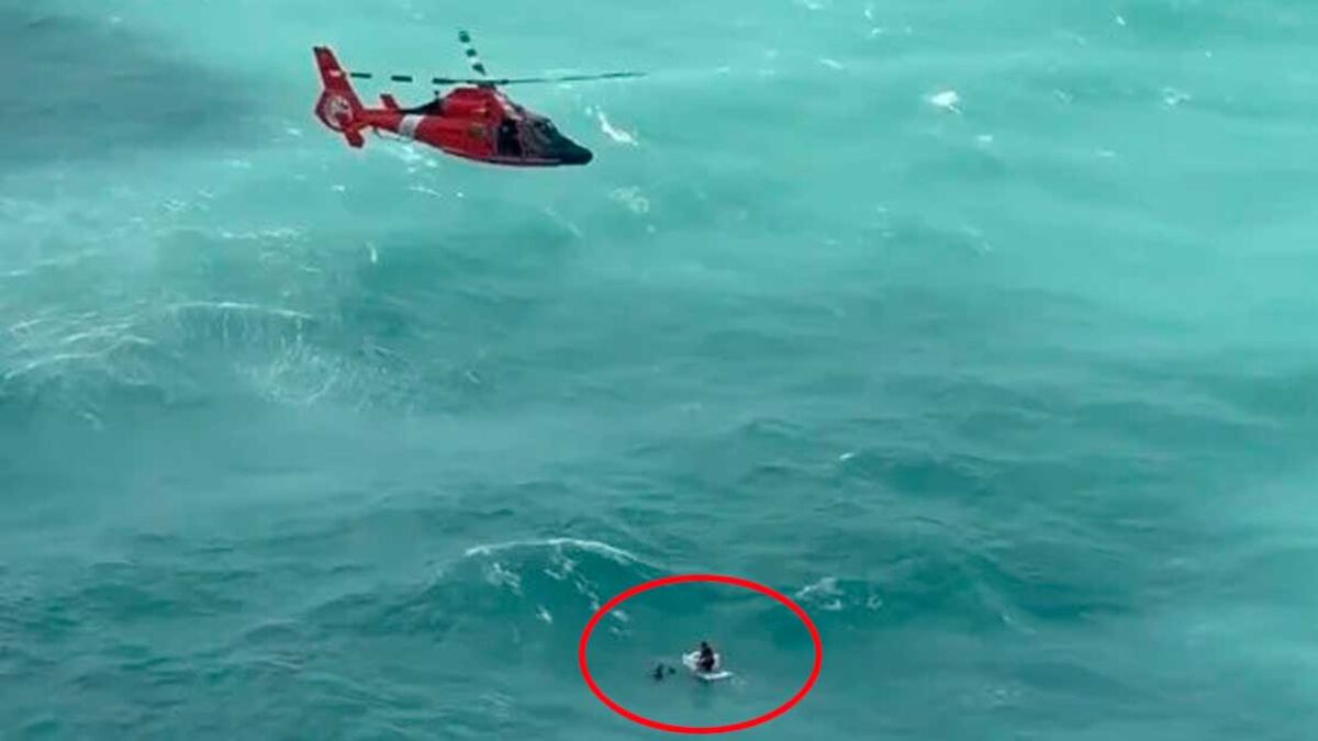 Pescador resgatado à deriva em uma geladeira