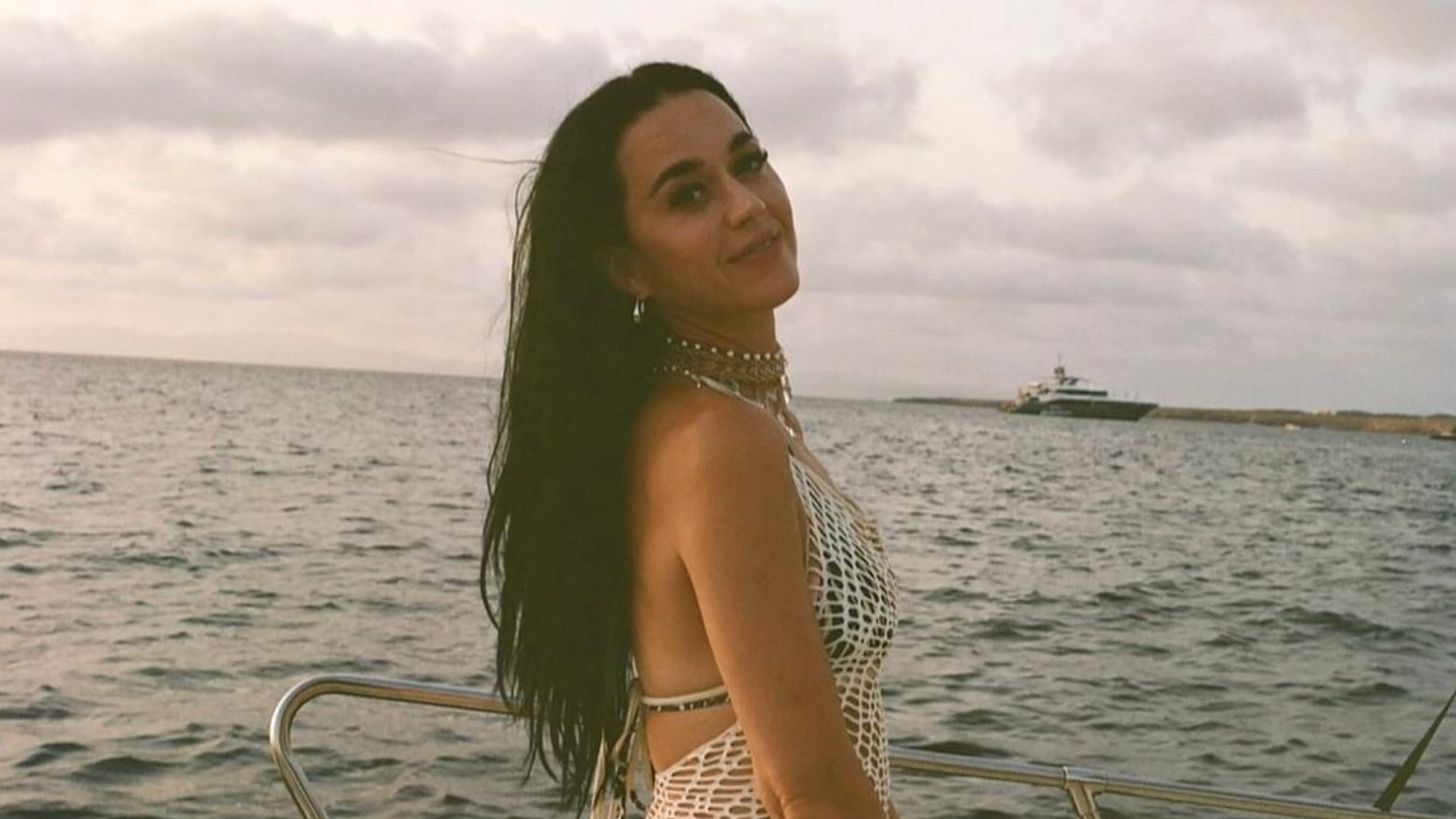 Es el segundo sencillo de su nuevo disco