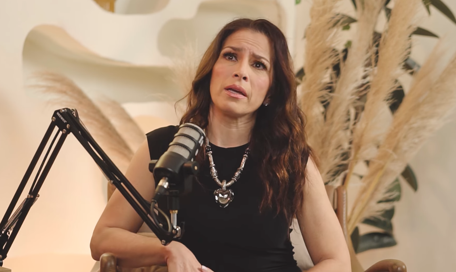 ¿Qué dijo Alessandra Rosaldo tras la muerte de su padre? La cantante envía un conmovedor mensaje