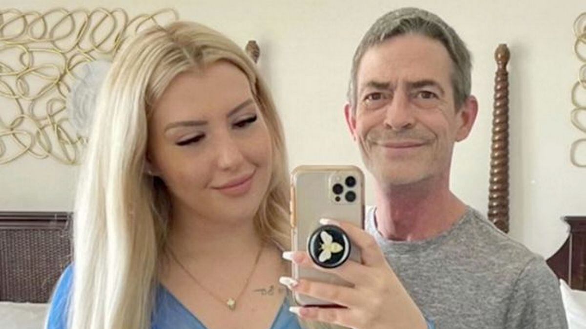 Nicole Downs presume su relación con su "sugar daddy" en las redes sociales.