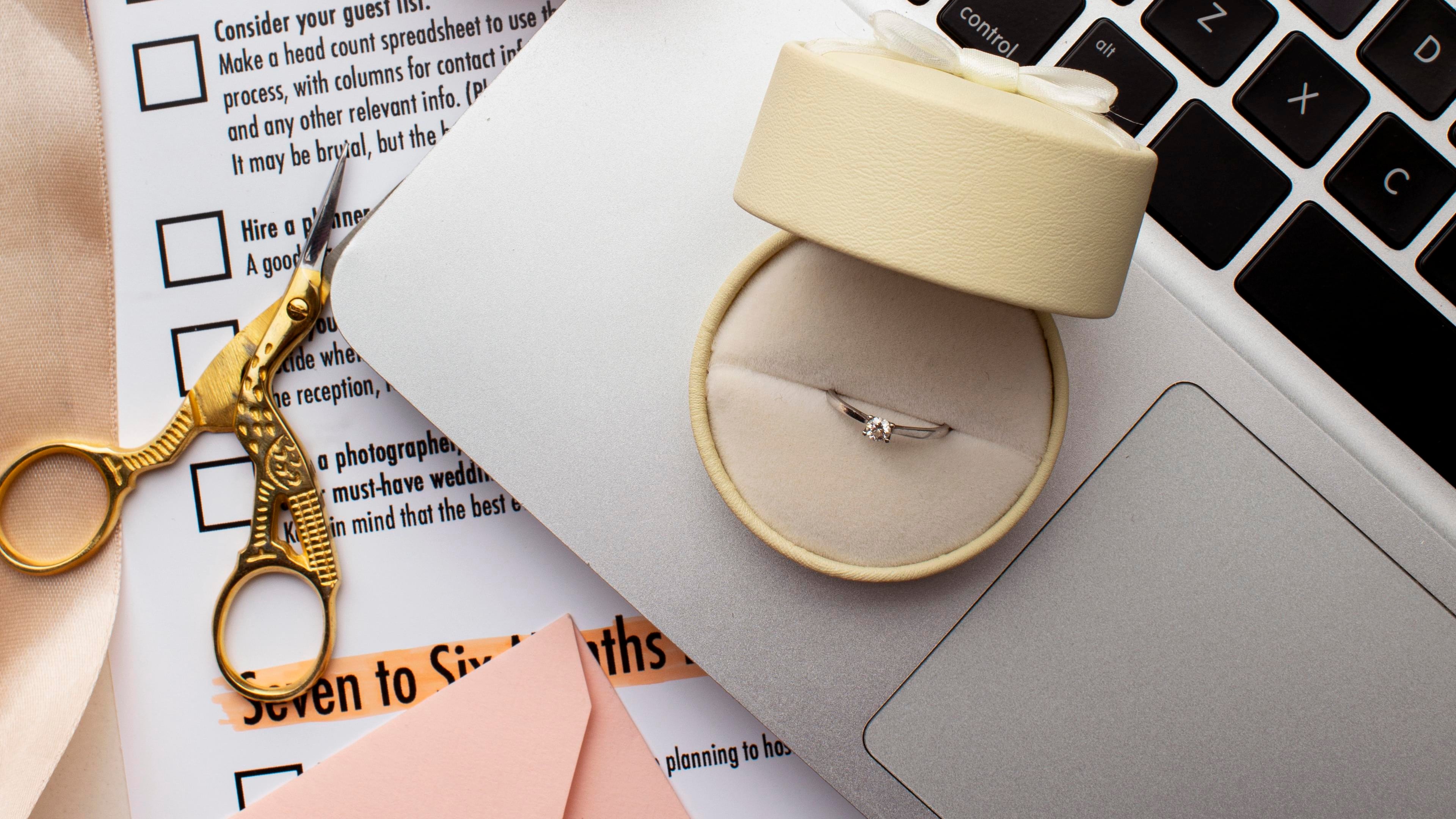 Invitación de bodas de bajo presupuesto 2024