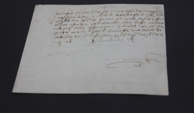 Documento histórico con firma del conquistador