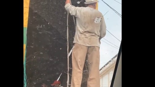 Recolector de basura baila reggaetón