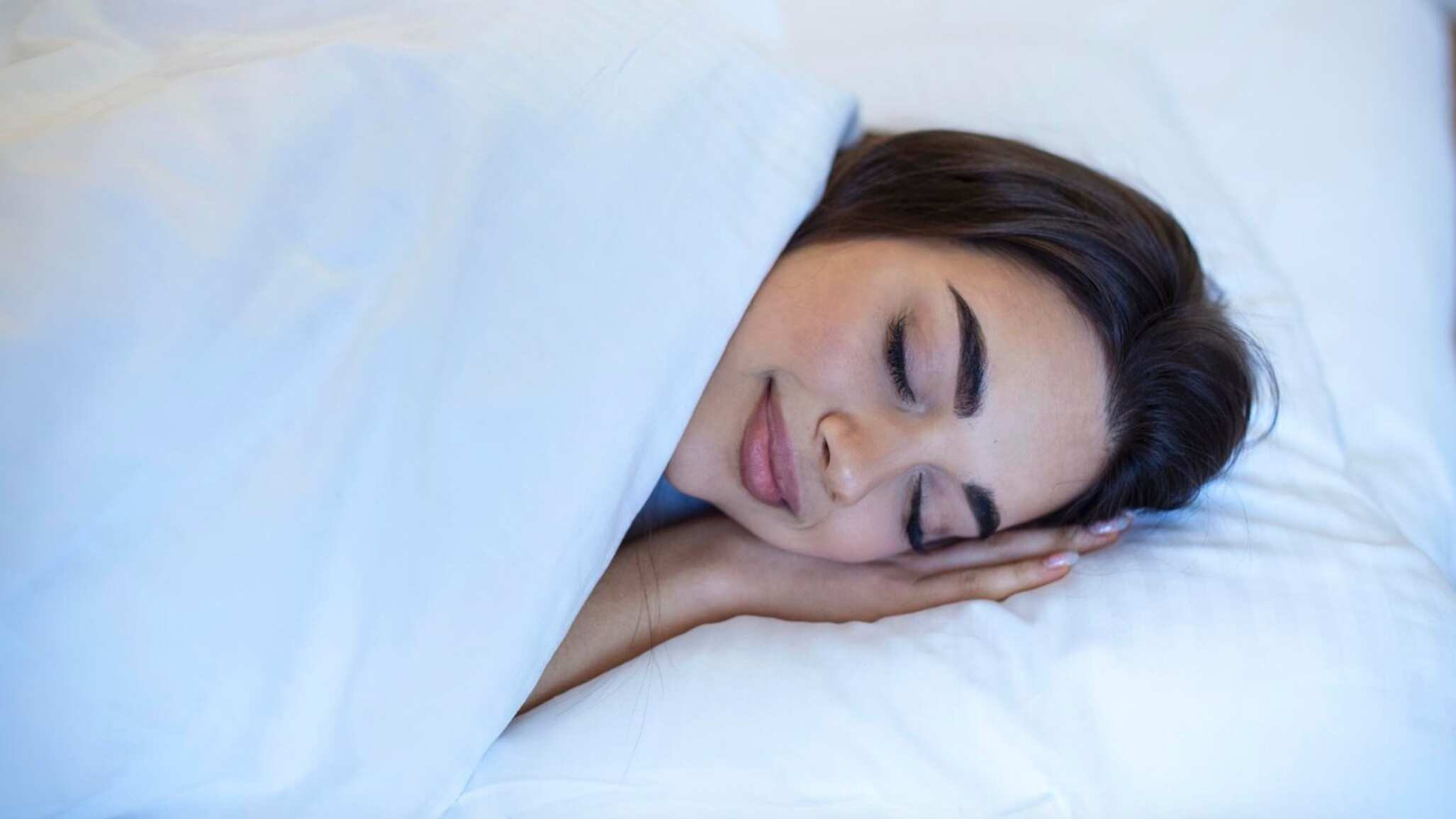 Cena ligero y evita las bebidas estimulantes