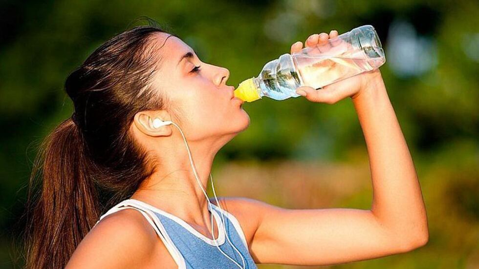 A la adicción al agua se le conoce como Potomanía.