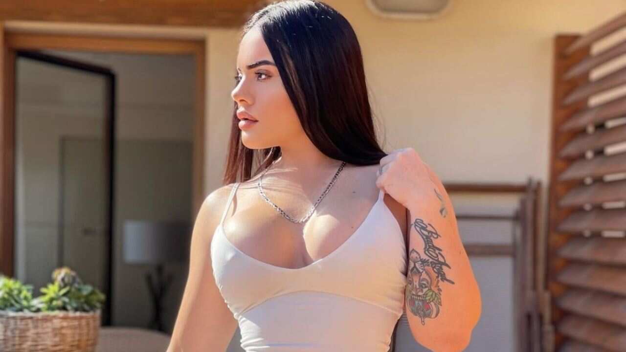 La fotógrafa de Karely Ruiz que le roba cámara a la influencer.