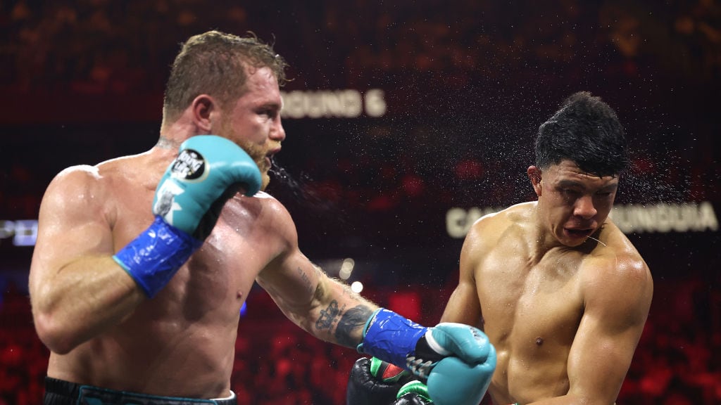 Canelo Álvarez venció categóricamente a Jaime Munguía.