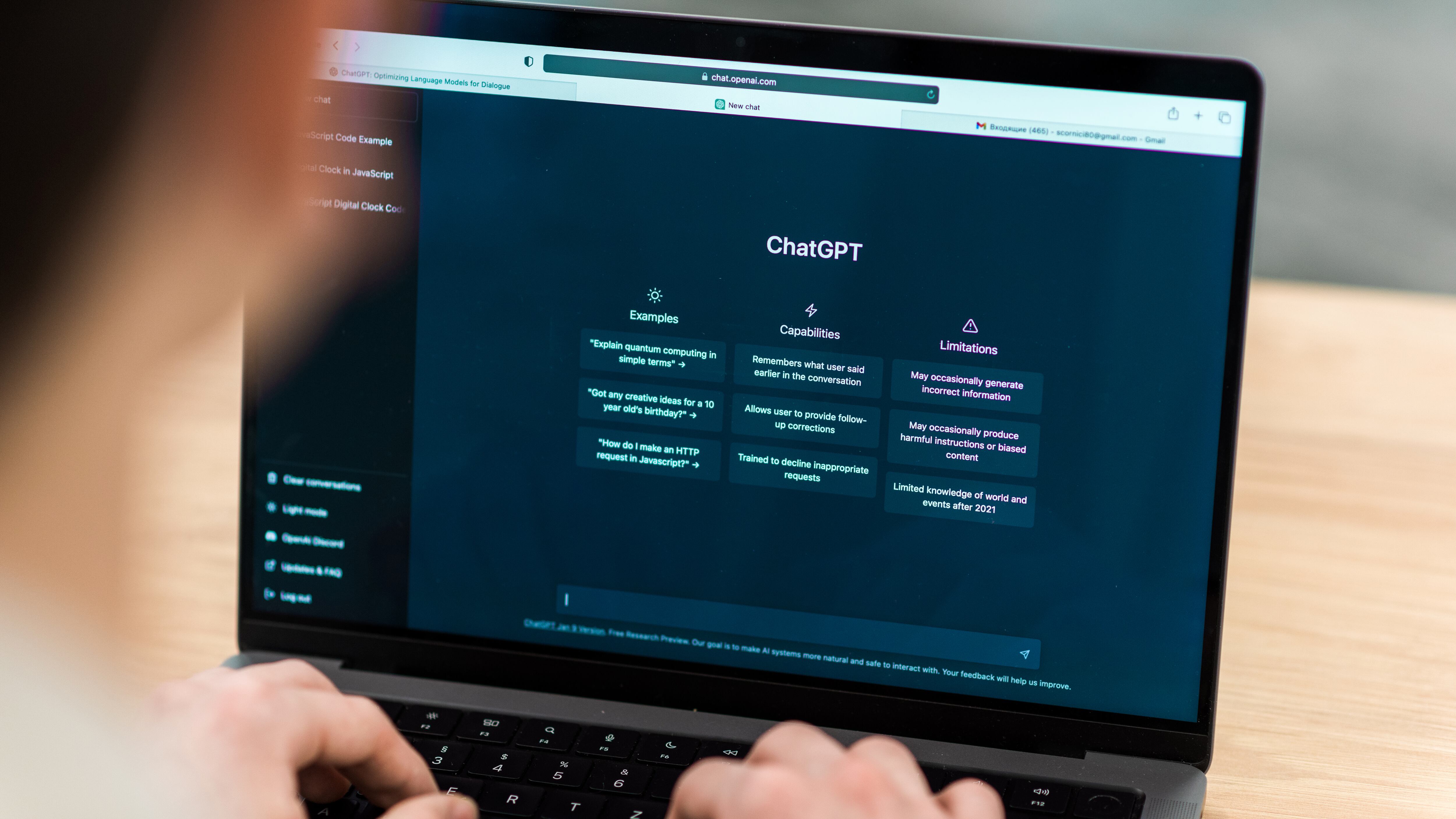 La IA aprovecha principalmente la "creatividad combinacional". Esta forma de creatividad consiste en establecer conexiones novedosas entre ideas existentes
