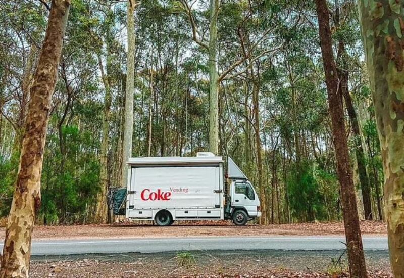 Cola la casa sobre rueda de la pareja autraliana | Foto: @Colas_truckingadventures / Instagram