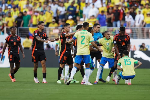 Colombia ganó el grupo tras empatar con Brasil en un partido de polémicas y ahora se medirá a Panamá