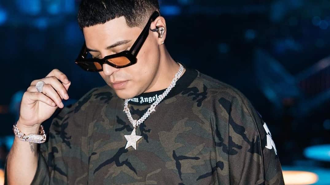 El cantante vive un momento especial en su vida personal.