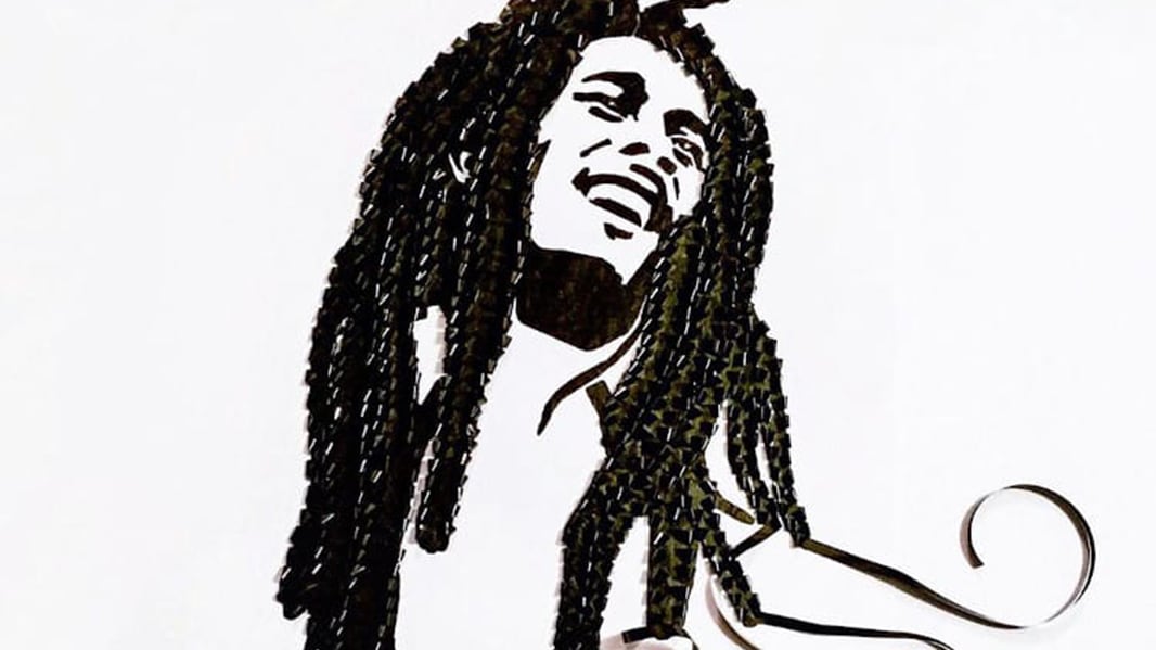 Bob Marley hecho completamente de cinta de casete