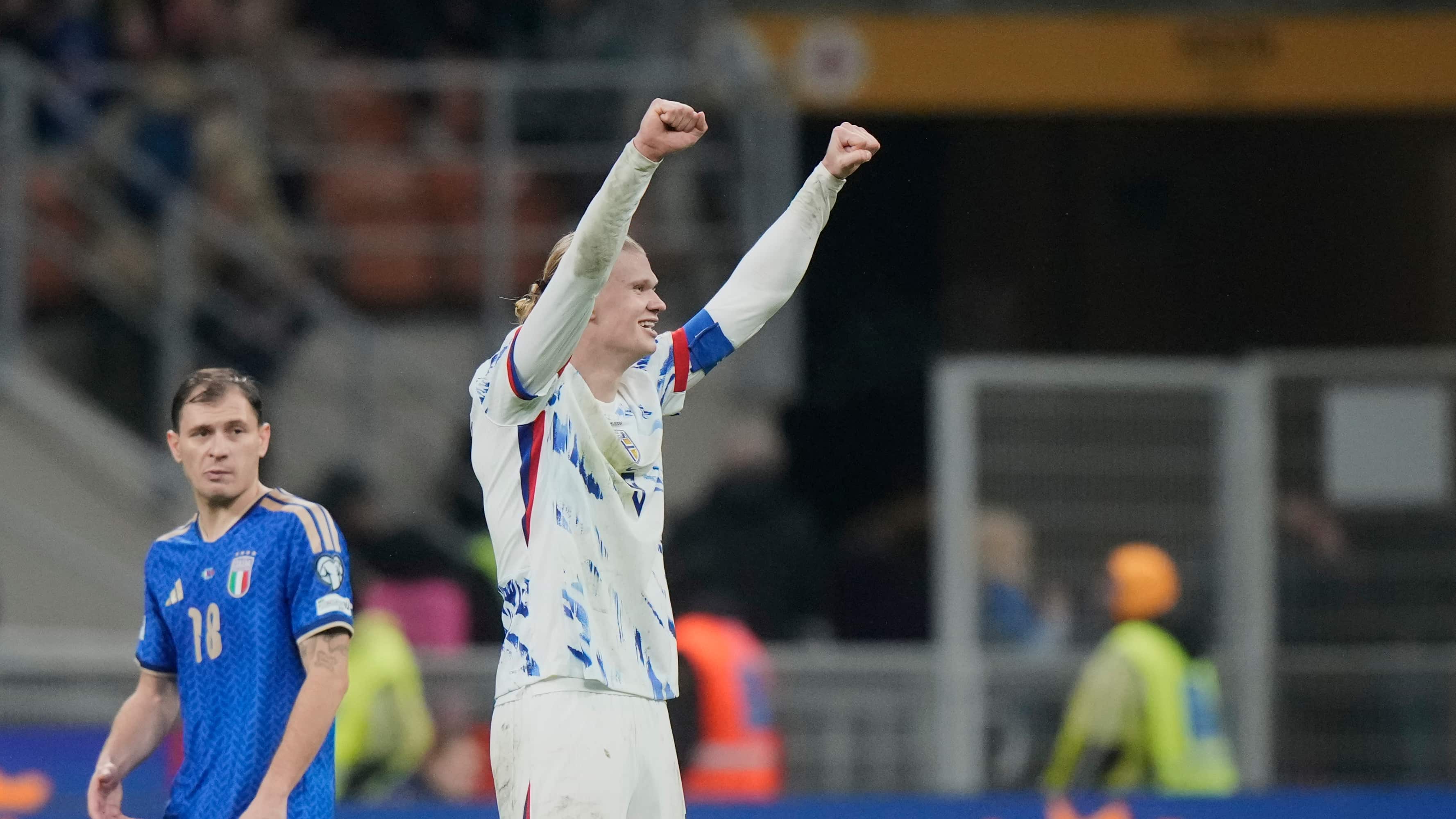 Haaland comandó la clasificación de Noruega con un dobete.