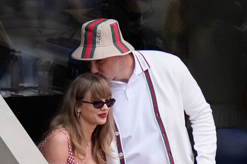 Taylor Swift y Travis Kelce vuelven a Estados Unidos en una escapada romántica